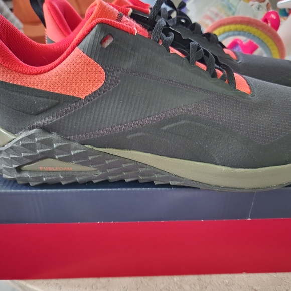 Reebok Trail Cruiser men's 11 black orange athletic shoes - Picture 3 of 6